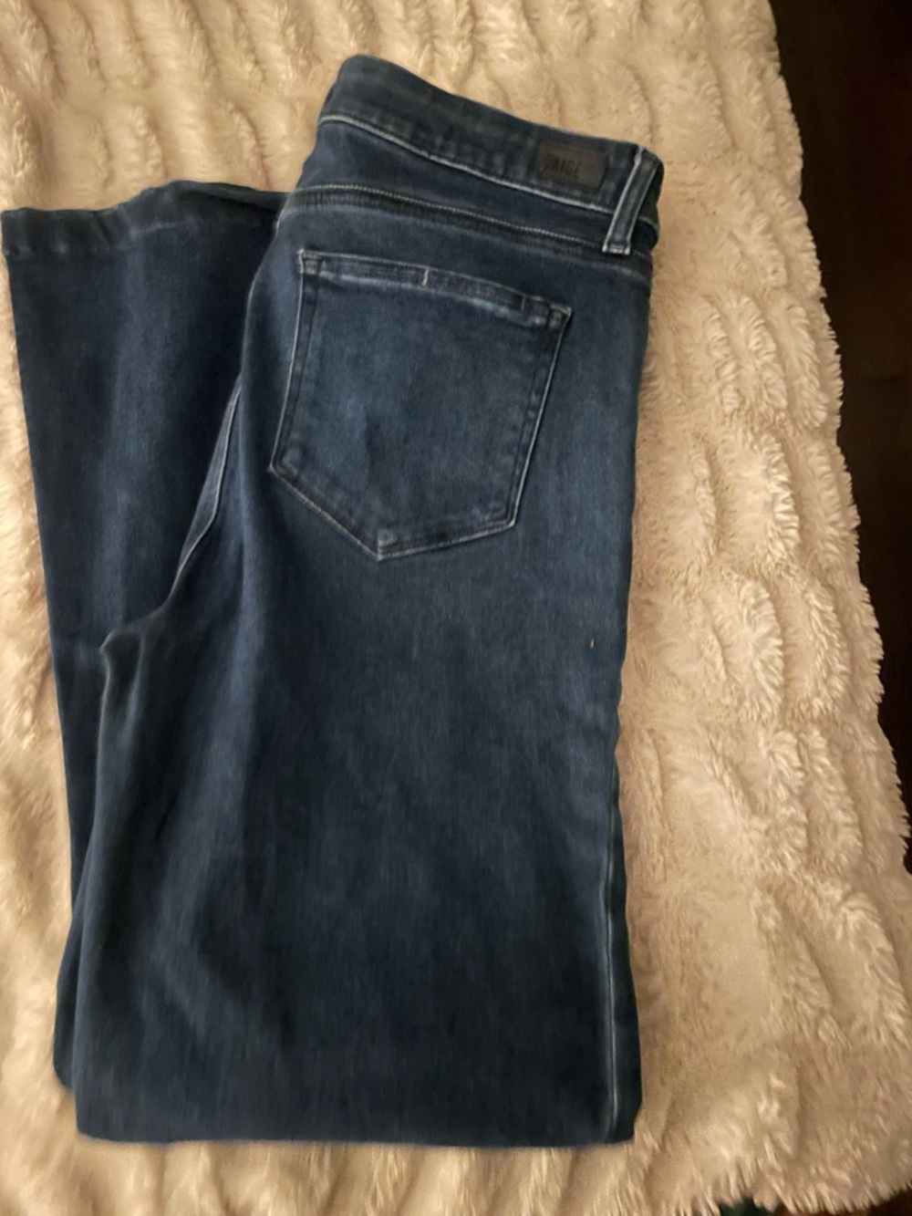 Paige Classic Women's Dark Blue Jeans
32 W 28” inseam